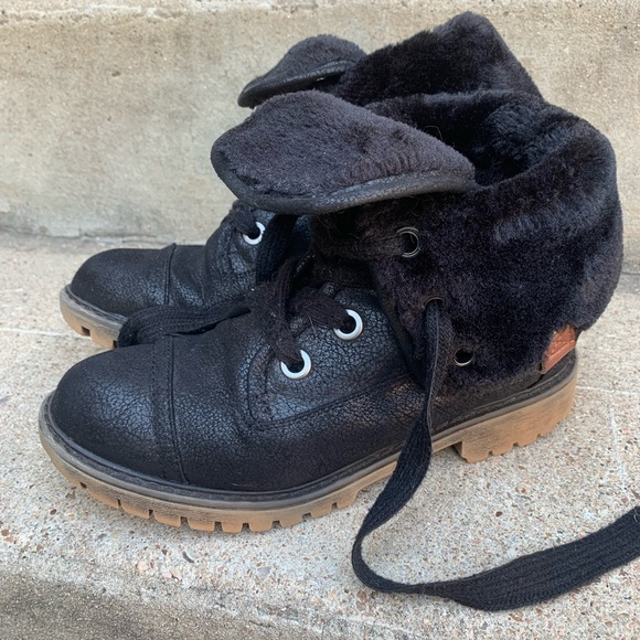 Roxy Bruna Black Lace-Up Boots - Picture 10 of 12